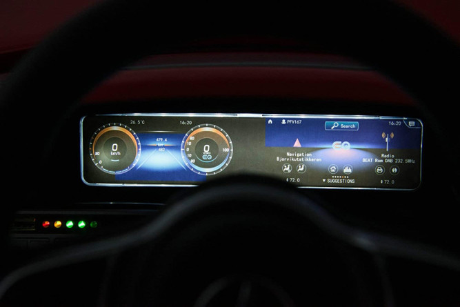 Детский электромобиль Mercedes Benz EQC 400 4MATIC - HL378-LUX-RED