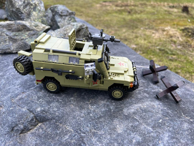 Конструктор Армия России - Бронеавтомобиль ТИГР-М СпН - АР-01020