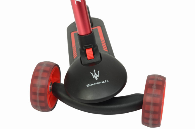 Трехколесный беговел-самокат Maserati с сиденьем - CLB-0140-BLACK