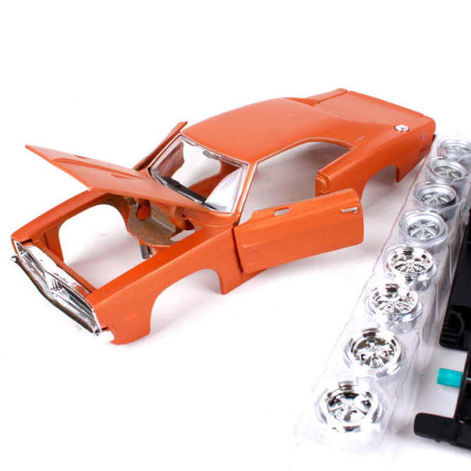 Сборная металлическая модель Maisto 1969 Dodge Charger R/T 1:24 - 39900