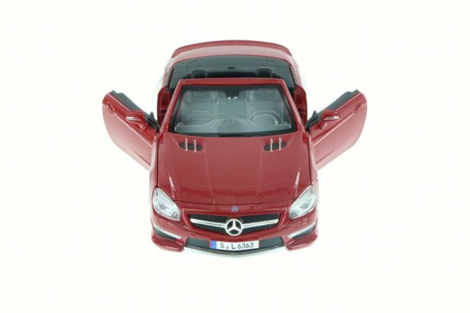 Металлическая модель Maisto Mercedes-Benz SL 63 AMG 1:24 - 31900