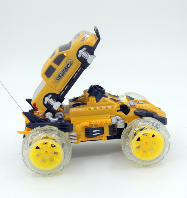 Радиоуправляемая машина-перевертыш Bubble Car желтая - 333-PP03